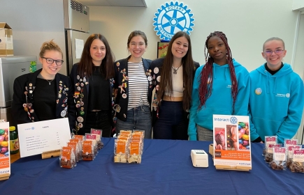 Vente de chocolats par l'interact et les students exchange